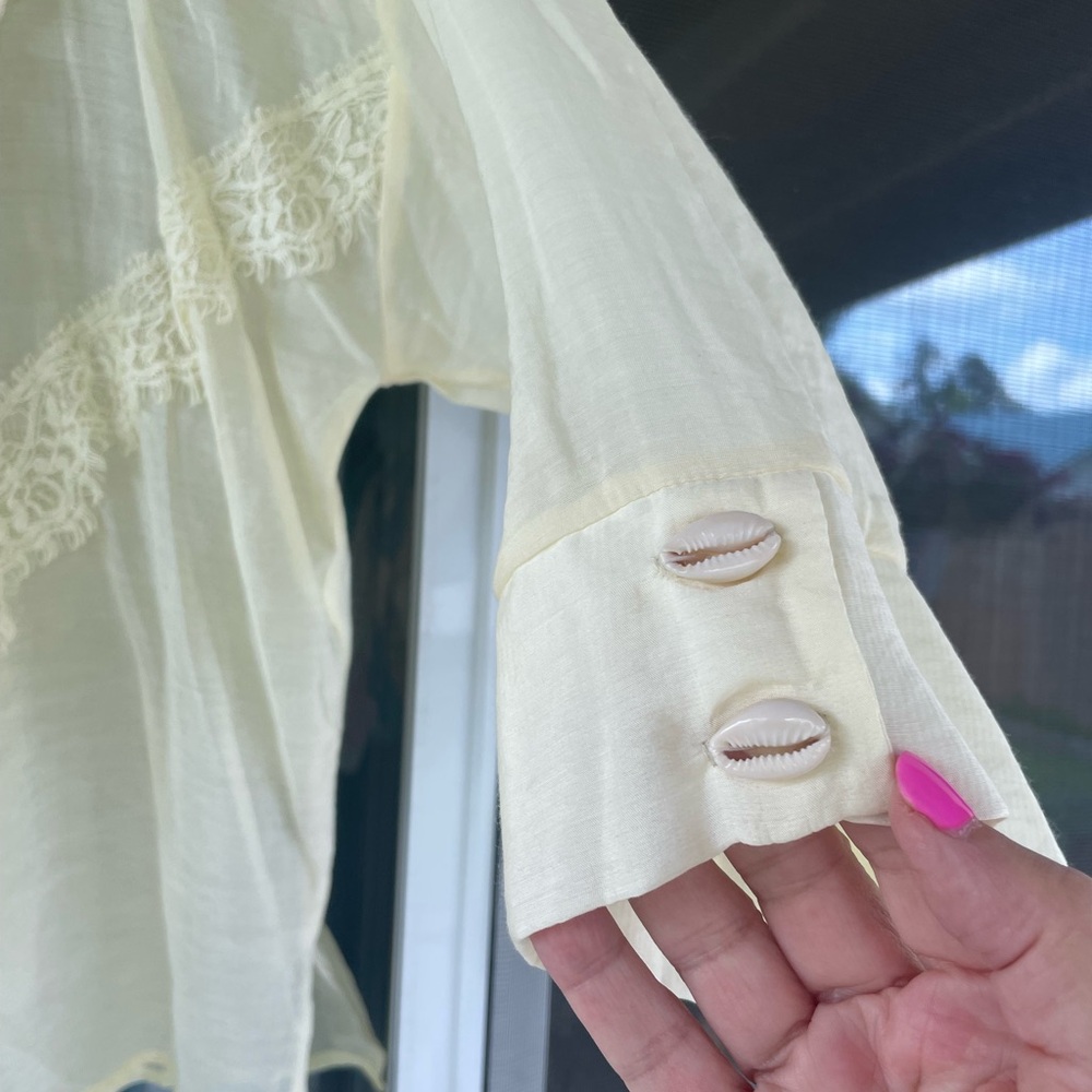 POL BOHO Top. Baby Yellow. Sheer. Small NWOT. Oversized. Flowy Seashell buttons. - Picture 8 of 10